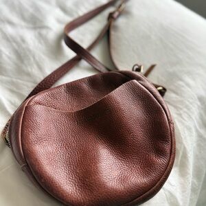 Portland Leather Women’s Leather Crossbody Bag in Brown